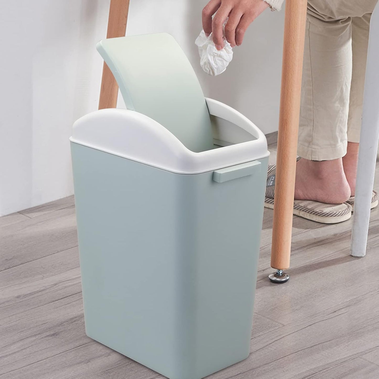 1 Pack Plastic Waste Can, Garbage Can with Swing Lid, 4.5 Gallon Kitchen Trash Can (Blue)