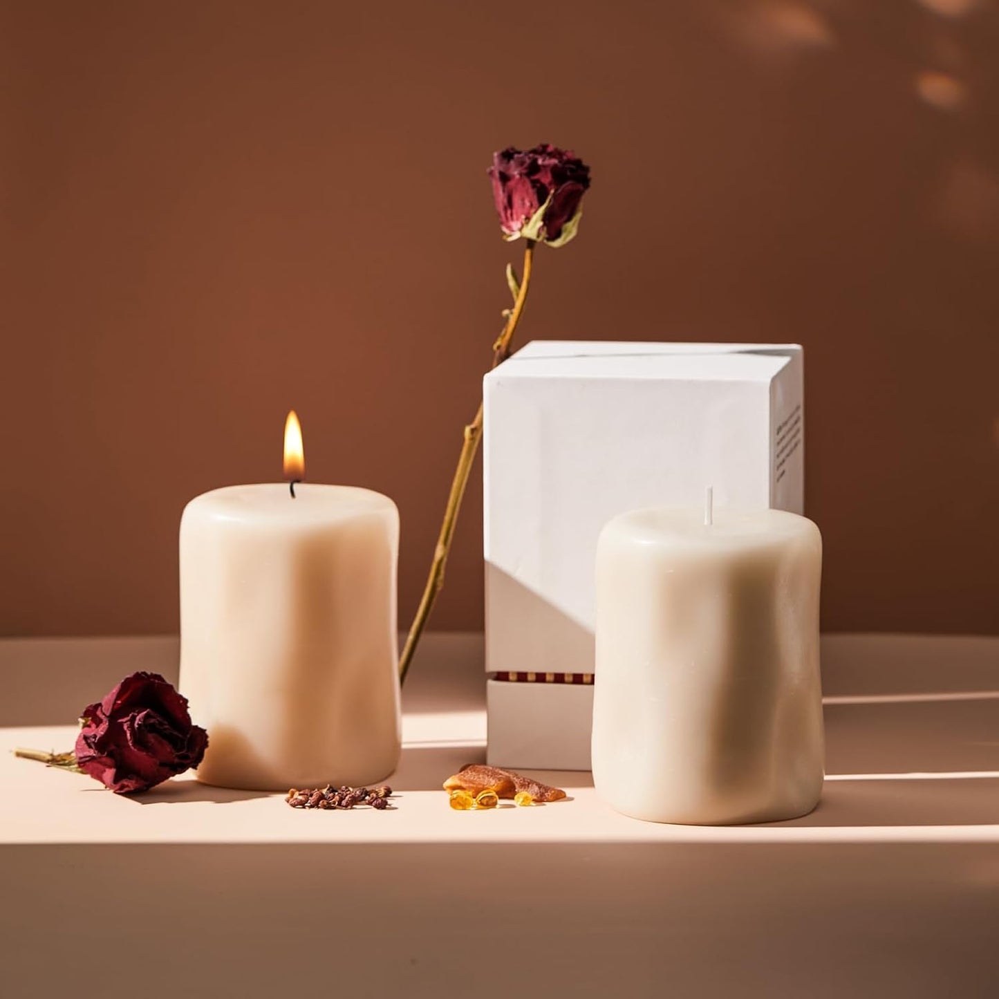 SAEUYVB Natural Soy Candle Wax for Candle Making, 10lb Bag, Premium Soy Wax Flakes, 20 Cotton Candle Wicks, 20 Wick Stickers and 2 Centering Devices ﻿