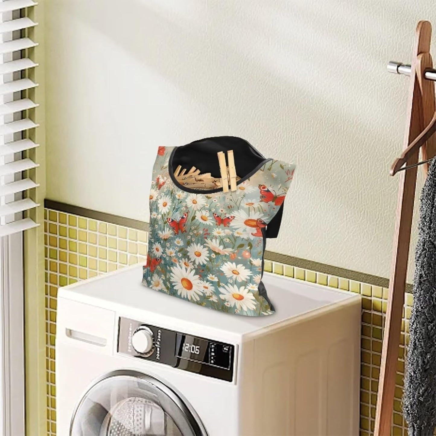 Daisy Clothespin Bag Butterfly Laundry Hanging Storage Organizer Clothes Pin Hanging Bags with Rope Clothespin Holder with an Space-Saving Opening for Clothesline Outdoor
