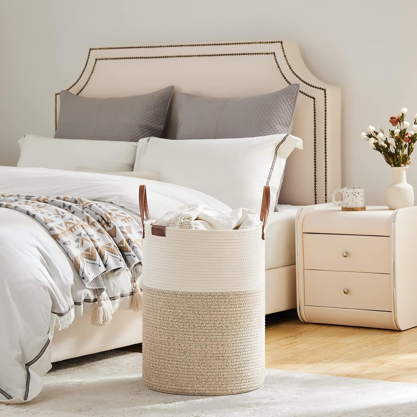 VIPOSCO Tall Laundry Basket, Large Dirty Clothes Hamper with Leather Handle, Woven Rope Storage Basket for Blanket, Toy In Living Room, Bathroom, Bedroom - 58L White & Brown