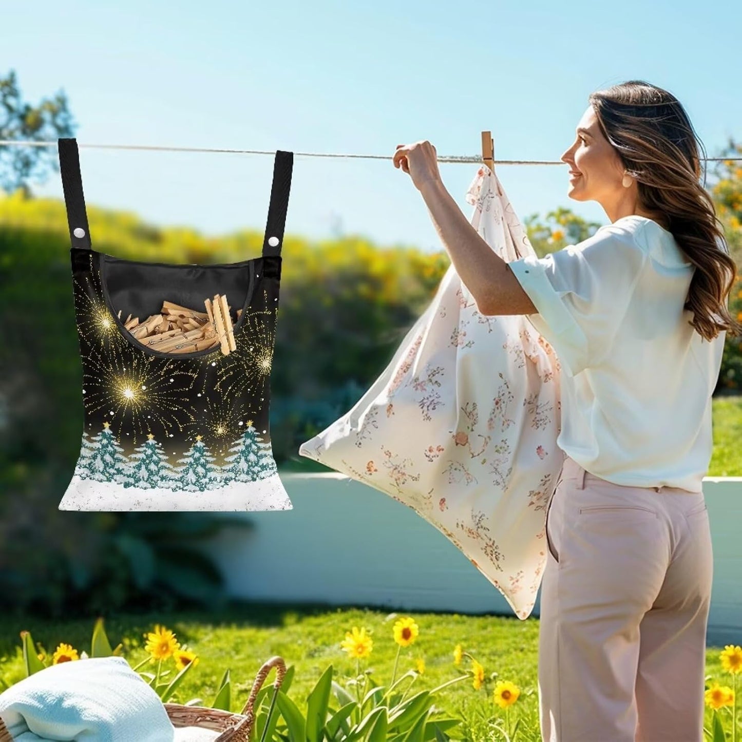 Christmas Tree Adjustable Door-Hanging Laundry Clothespin Bag Clothespin Storage Bag Laundry Clothespin Bag, Fashion Star Hanging Storage Organizer with Hanging Rope for Outdoor and Indoor