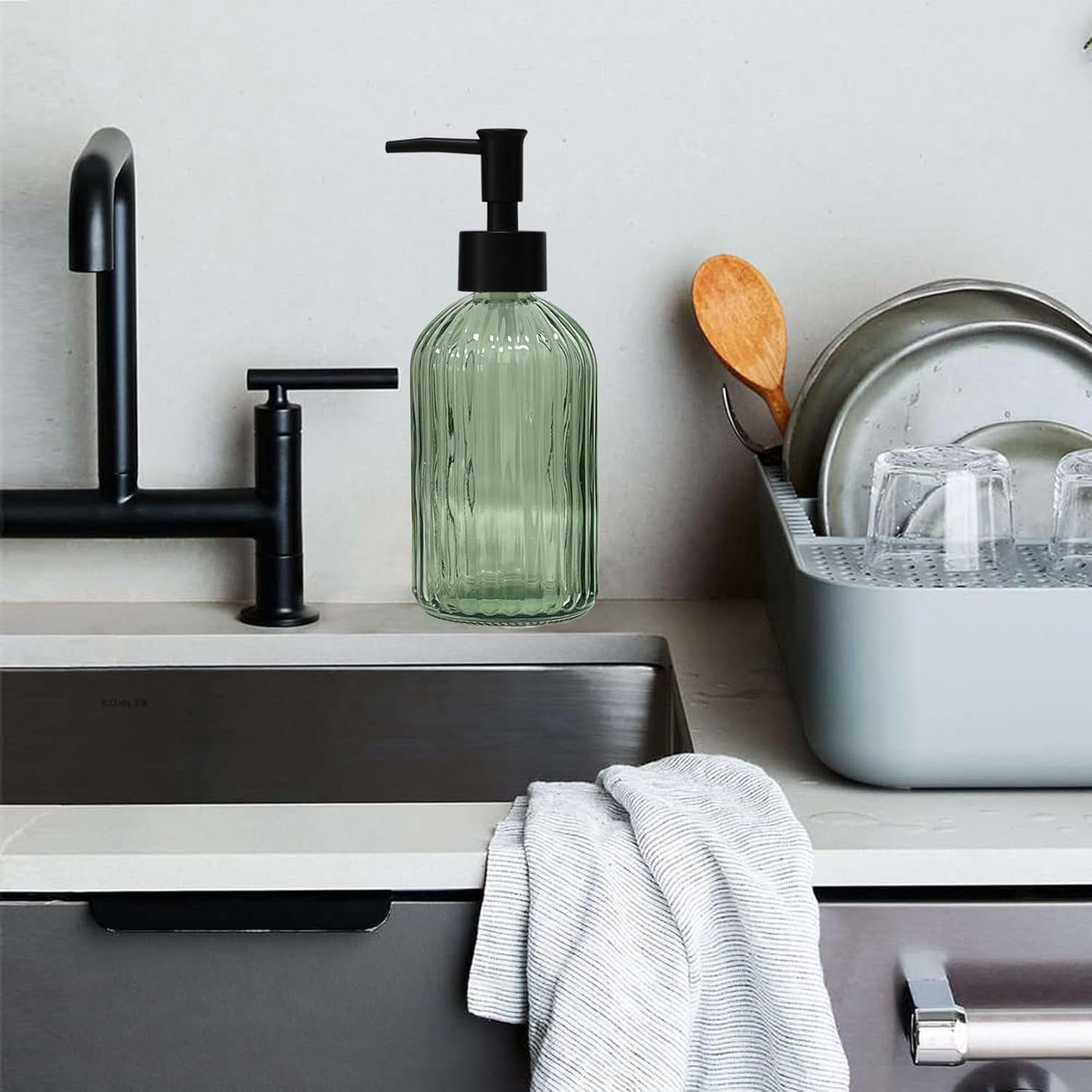 Green Glass Soap Dispenser with Black Plastic Pump, 13.5oz Refillable Liquid Hand Soap Dispenser, Lotion Dish Soap Dispenser for Modern Home Decor, Bathroom, Kitchen Countertop, Hotel