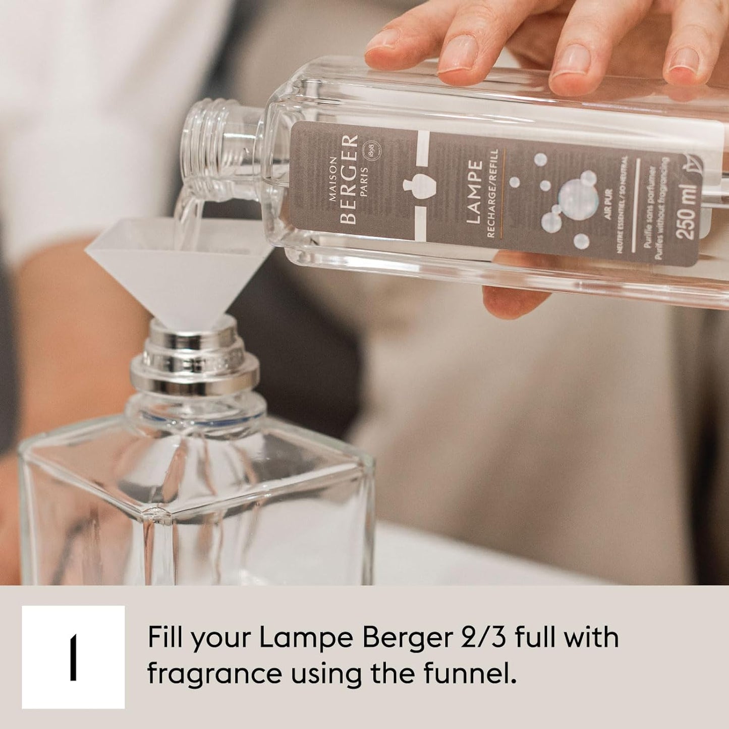 MAISON BERGER - Aquatic Freshness - Lampe Berger Fragrance Refill for Home Fragrance Oil Diffuser - Air Freshener - Eugenol Essential Oil - 33.8 Fluid Ounces - 1 Liter