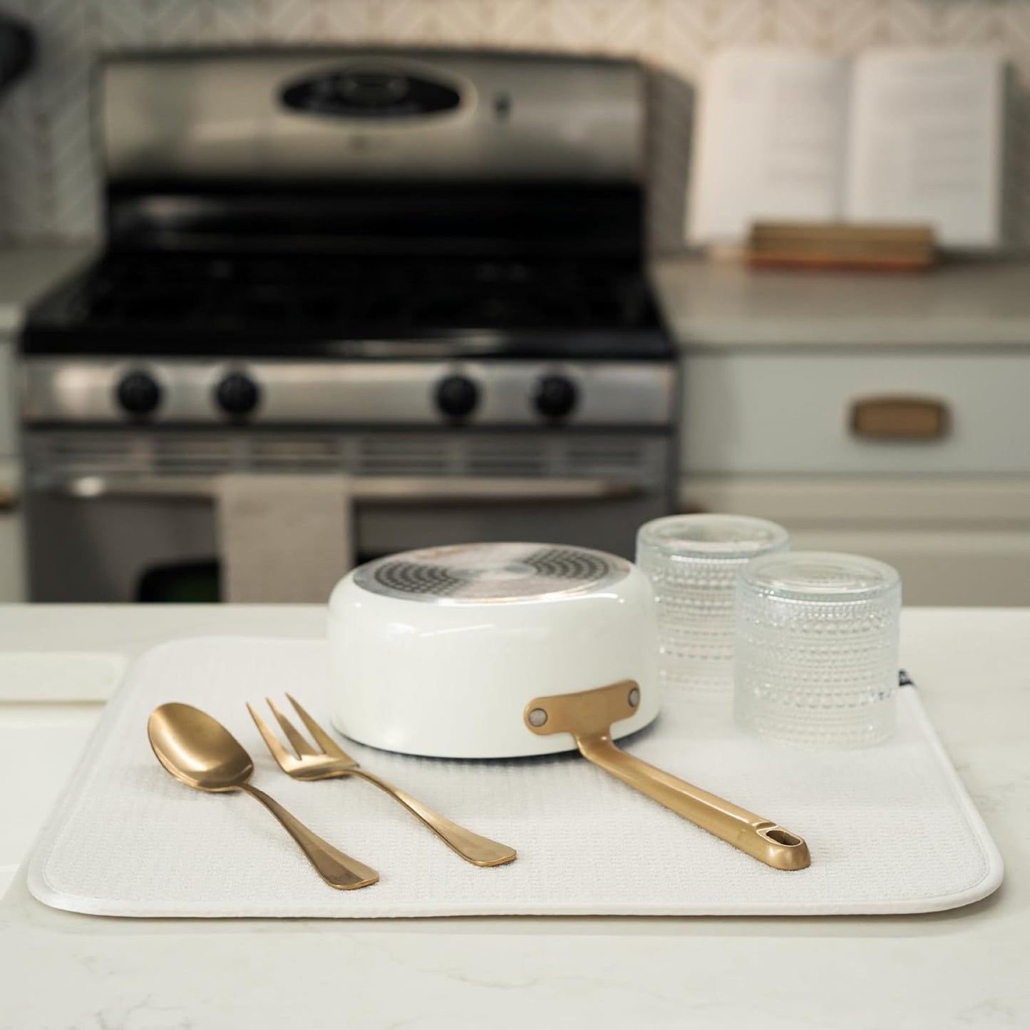 S&T INC. Dish Drying Mat, 16” x 18”, Absorbent Microfiber Kitchen Counter Mat, Dish Drying Pad for Dishes, Utensils, Pots and Pans, Large, Cream