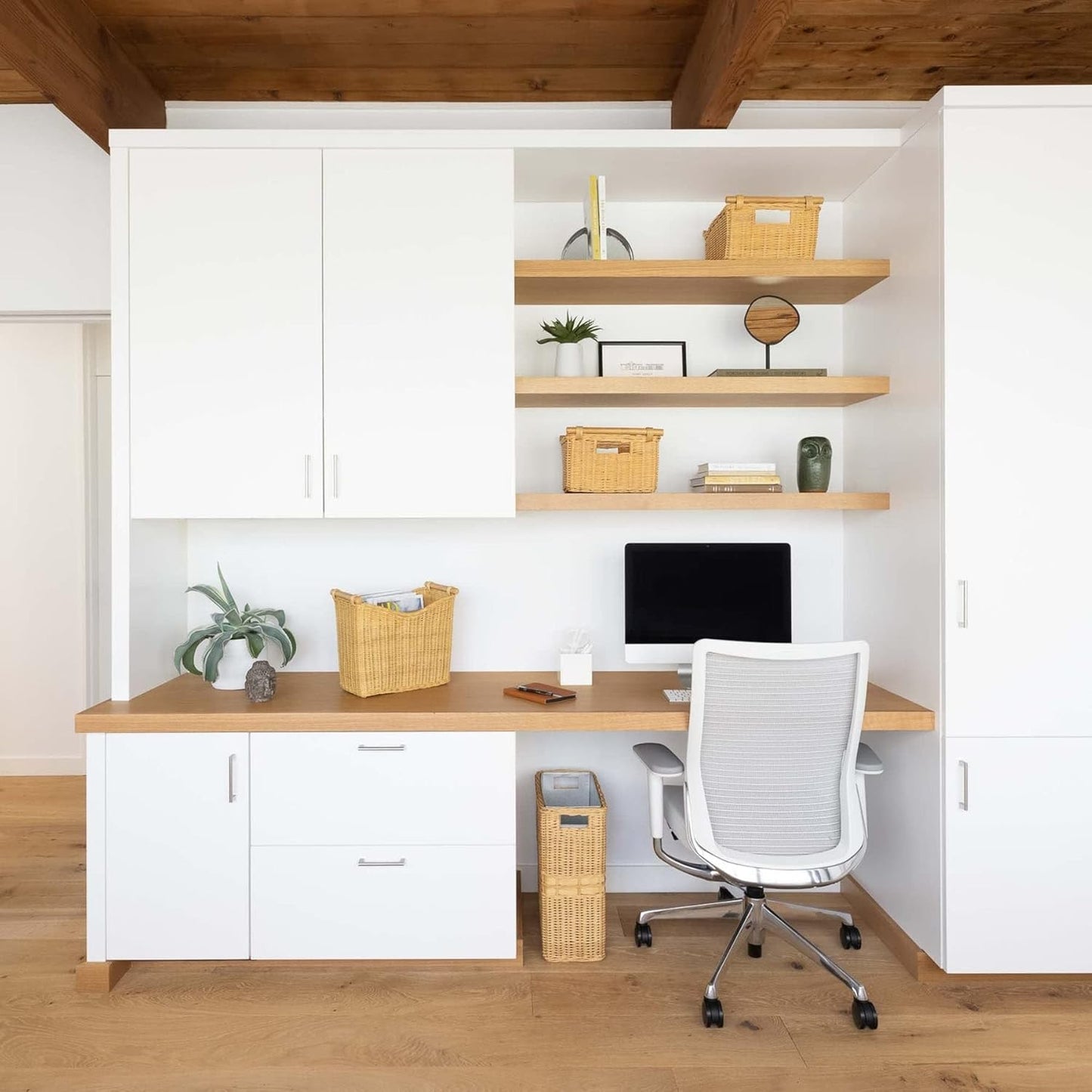 The Basket Lady Deep Pole Handle Wicker Storage Basket, Medium, 13.5 in L x 14 in W x 9 in H, Sandstone