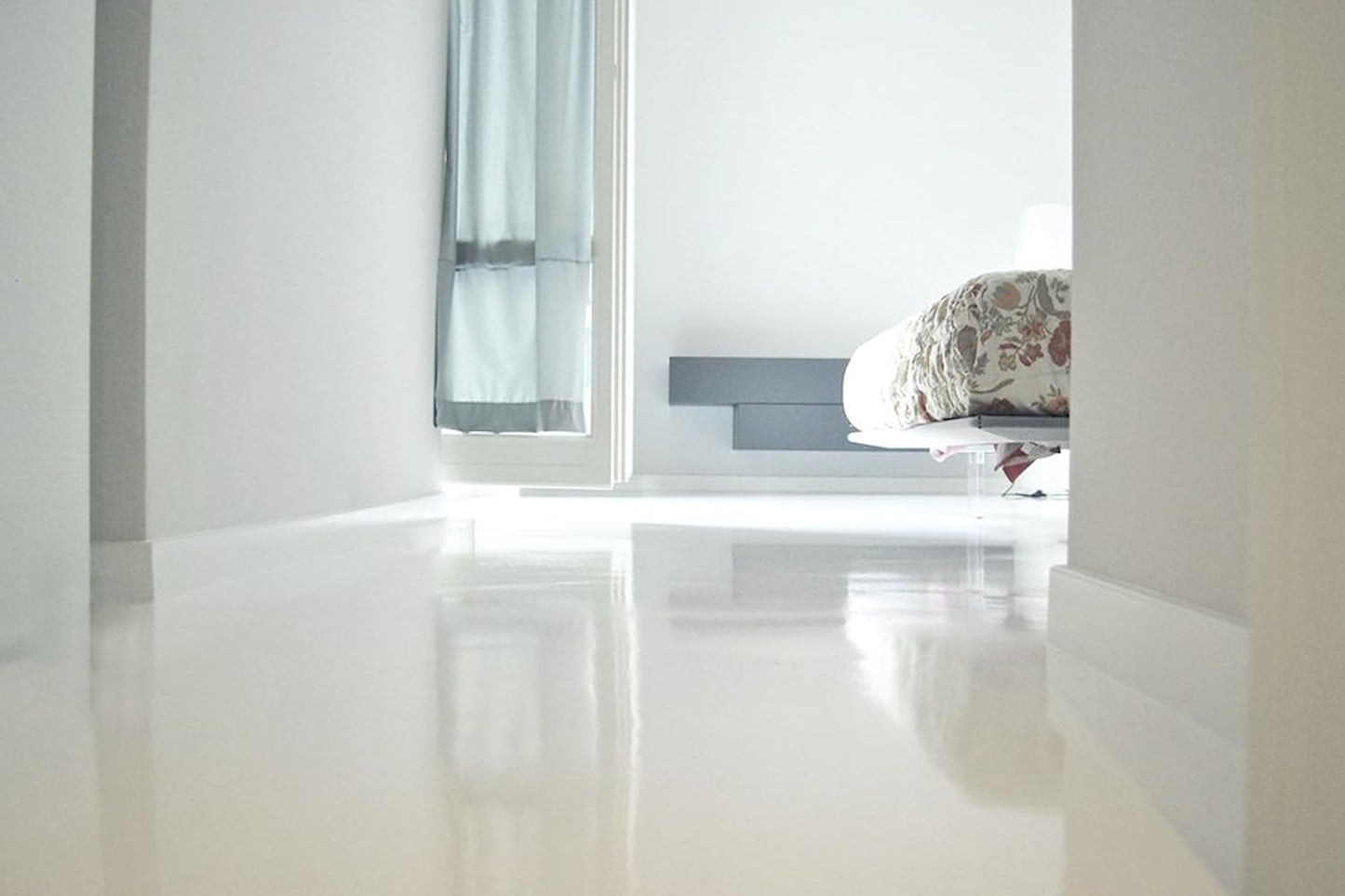 Coloredepoxies 10013 White Epoxy Resin Coating Made with Beautiful and Vibrant Pigments, 100% solids, For Garage Floors, Basements, Concrete and Plywood. 3 Quart Kit