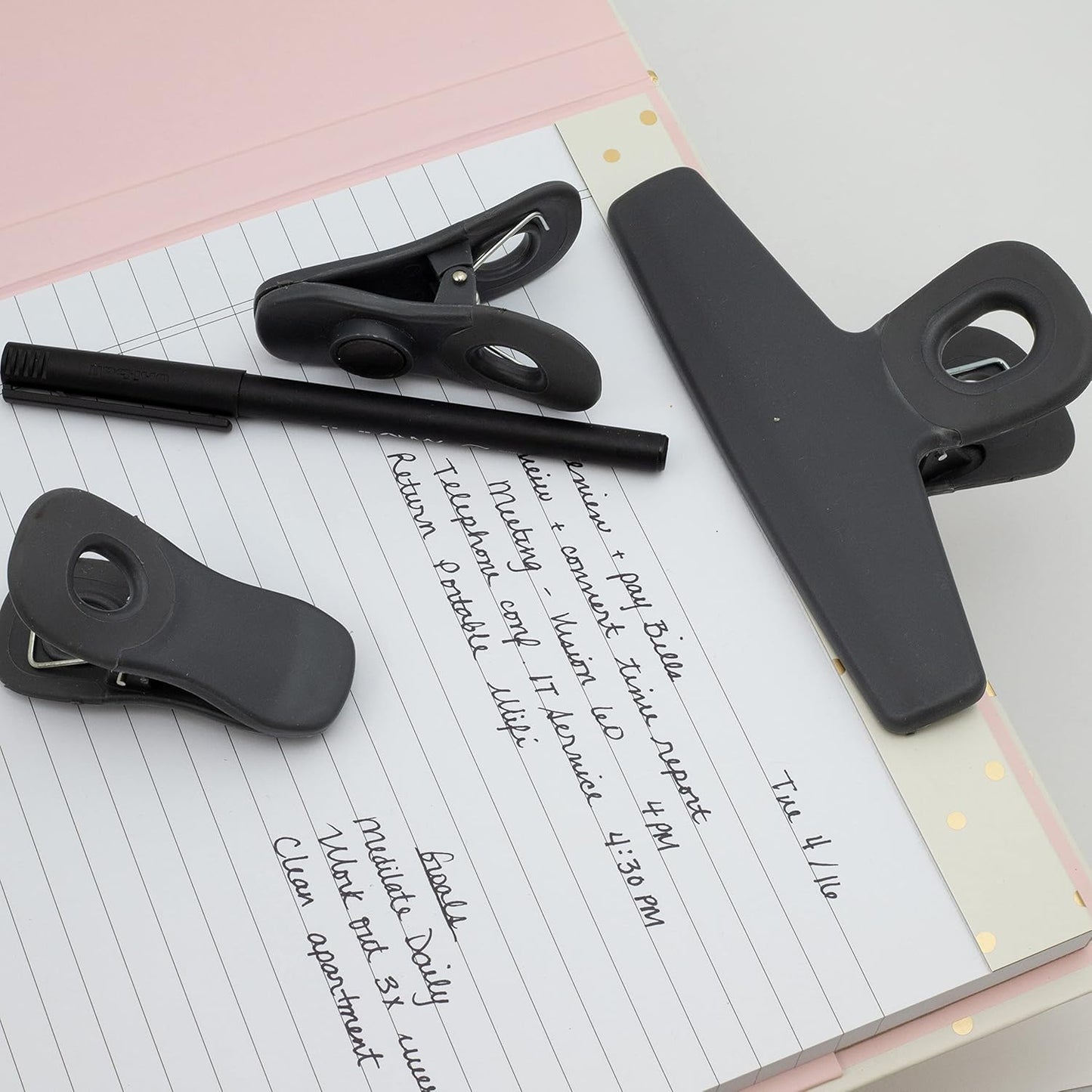 COOK WITH COLOR Bag Clips, Heavy Duty Chip Clip and Refrigerator Magnet Clips for Food Storage with Air Tight Seal Grip for Snack Bags and Food Bags (Grey, Pack of 8)