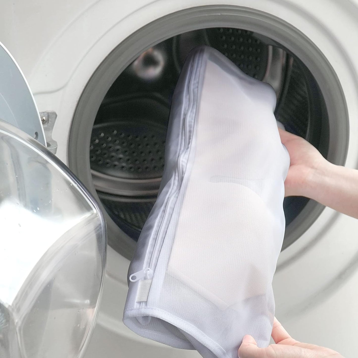 Bra laundry bags for washing machine, 1pc, Holds 4 D-F cups sizes, Cleans, Drys, Storage and Dust-proof 4-in-1, Cleans Better Than a Single Laundry Bag