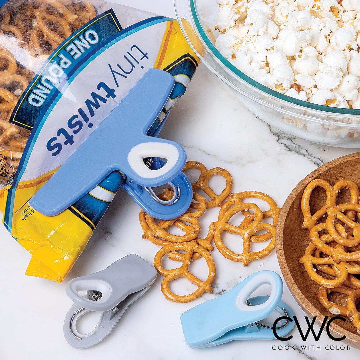 COOK WITH COLOR Bag Clips - Heavy Duty Chip Clip and Refrigerator Magnet Clips for Food Storage with Air Tight Seal Grip, Yellow and Blue, Pack of 8